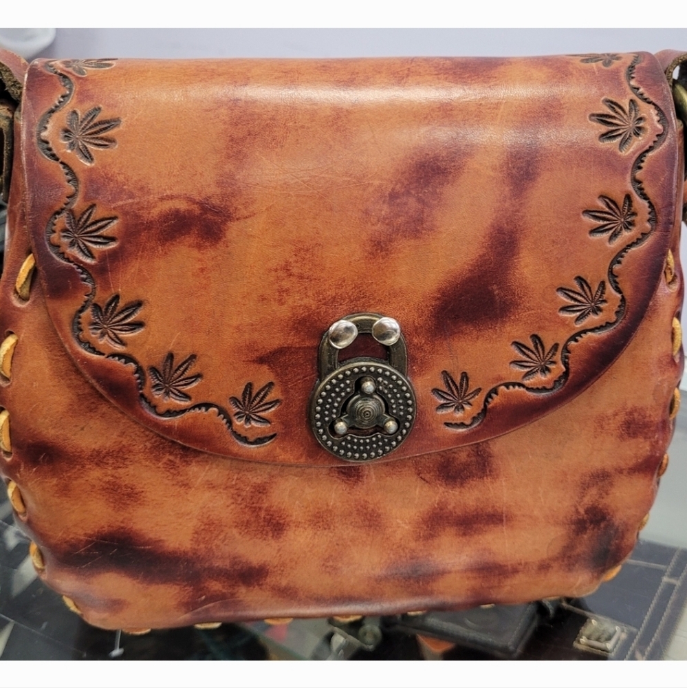 Stunning Artisan Shoulder Tooled Full Grain Genuine Leather Bag - Picture 3 of 13